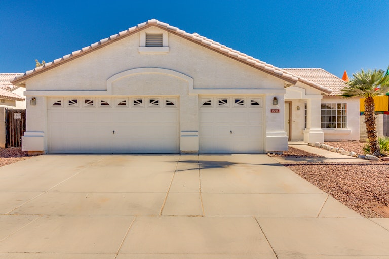 Photo 1 of 30 - 8015 W Citrus Way, Glendale, AZ 85303