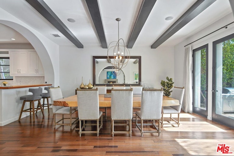 Photo 7 of 24 - 115 S Edinburgh Ave, Los Angeles, CA 90048