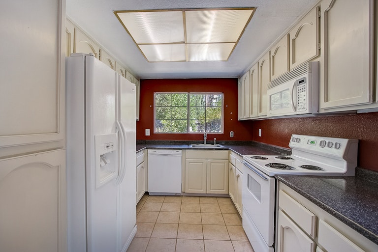 Photo 22 of 35 - 8208 Newbridge Way, Citrus Heights, CA 95610