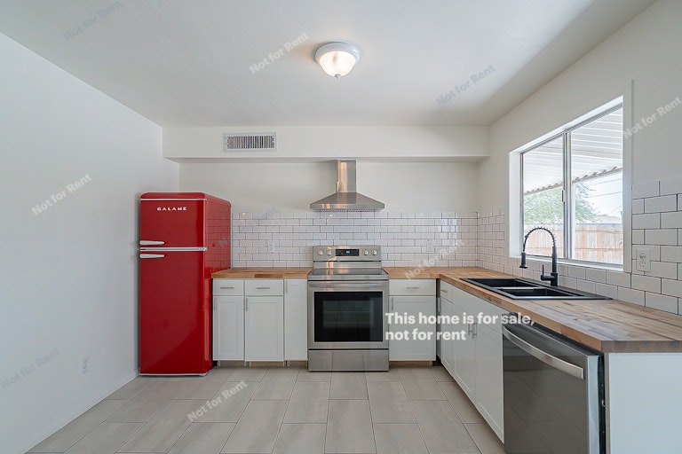 Photo 4 of 18 - 2523 E Boston St, Mesa, AZ 85213