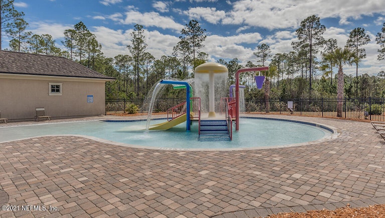 Photo 24 of 47 - 66020 Edgewater Dr, Yulee, FL 32097