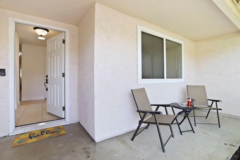 Photo 7 of 43 - 8374 La Riviera Dr, Sacramento, CA 95826