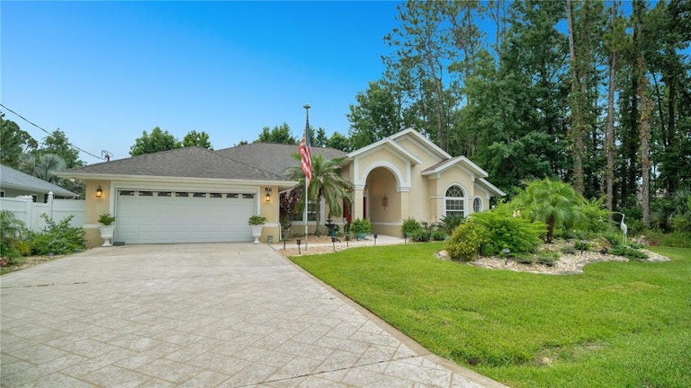 Photo 3 of 37 - 86 Wood Haven Dr, Palm Coast, FL 32164