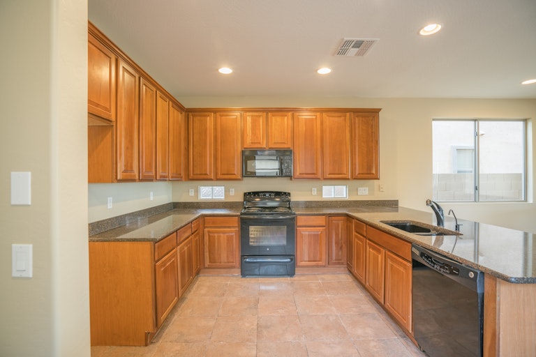 Photo 4 of 35 - 17669 W Statler Dr, Surprise, AZ 85388