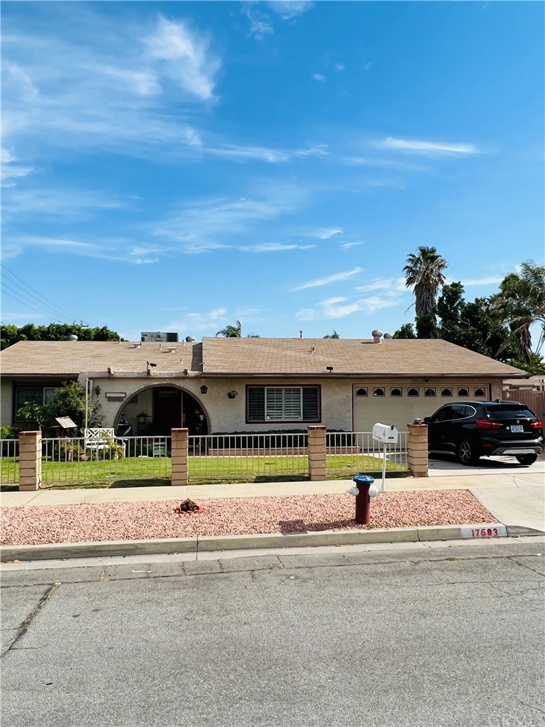 Photo 3 of 23 - 17683 Hibiscus Ct, Fontana, CA 92335