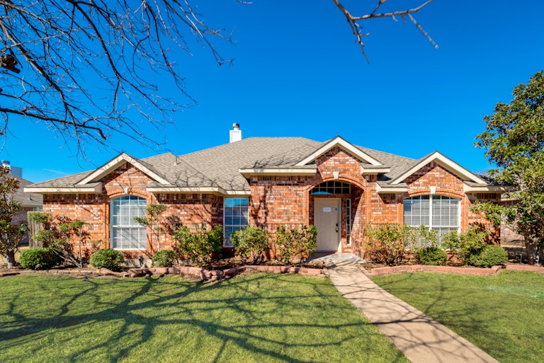 Photo 1 of 28 - 2705 Granite Ave, Sachse, TX 75048