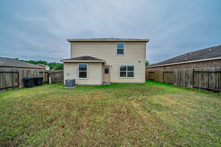 Photo 7 of 31 - 28877 San Bernard River Loop, Spring, TX 77386
