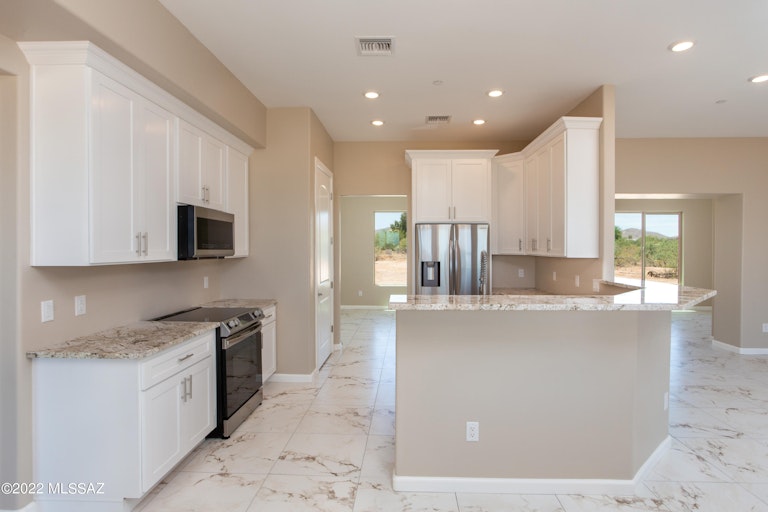 Photo 8 of 29 - 2881 E Calle Bacardi, Vail, AZ 85641