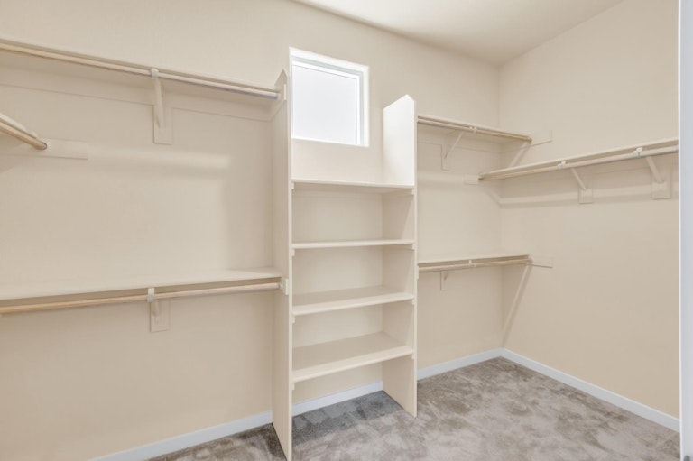 Photo 35 of 52 - 4334 Ocean Ln, Elk Grove, CA 95757