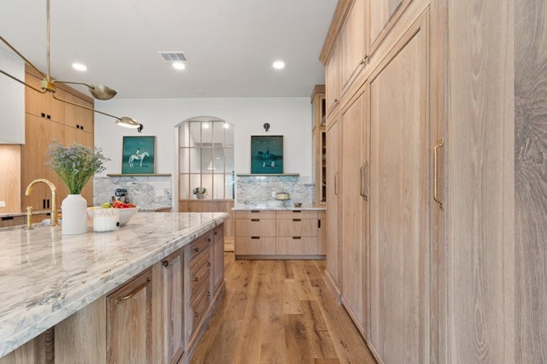 Photo 11 of 40 - 101 Bella Cima Dr, Austin, TX 78734