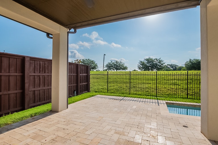 Photo 26 of 28 - 723 Brookstone Dr, Irving, TX 75039