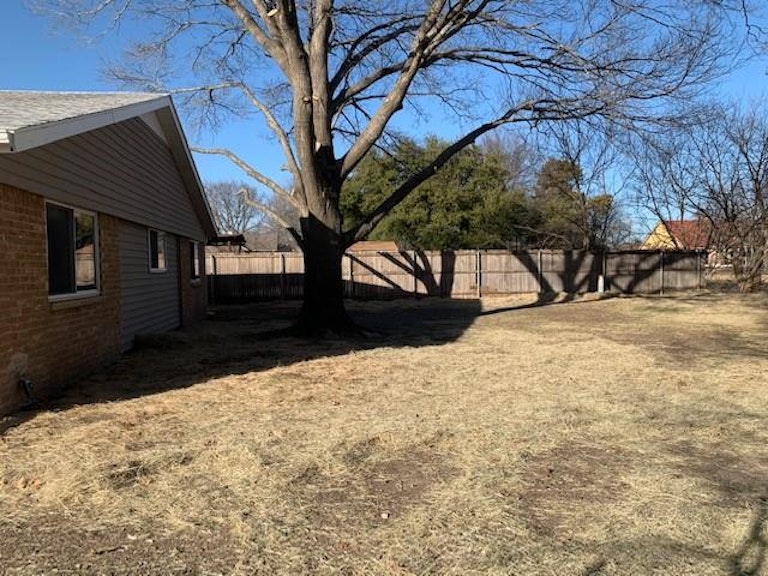 Photo 22 of 25 - 1718 Highgate Dr, Duncanville, TX 75137