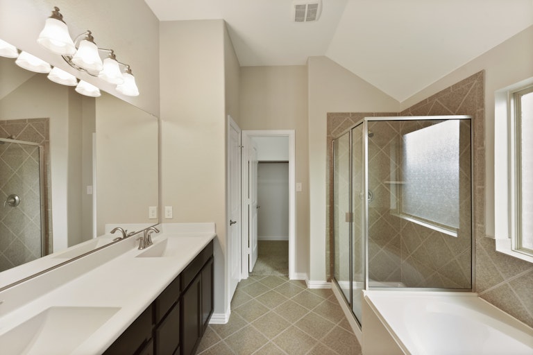 Photo 16 of 26 - 14313 Mariposa Lily Ln, Haslet, TX 76052