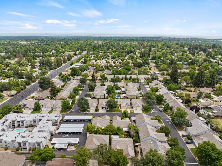Photo 33 of 35 - 2421 Walnut Oaks Ln, Carmichael, CA 95608