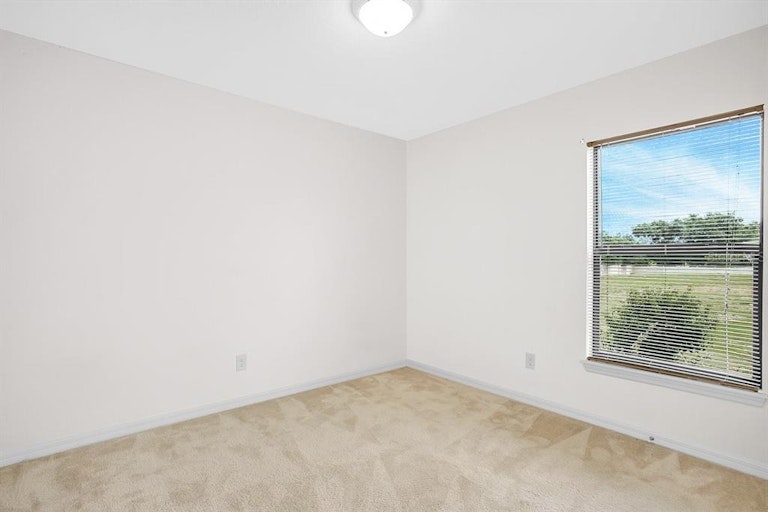 Photo 4 of 11 - 221 Pheasant Dr, Haines City, FL 33844