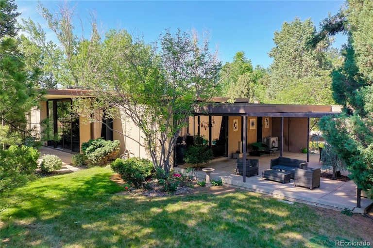Photo 1 of 30 - 5425 Sunset Dr, Littleton, CO 80123