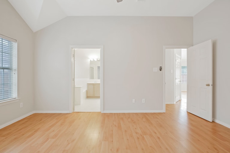 Photo 17 of 25 - 808 Chittamwood Ln, Allen, TX 75002