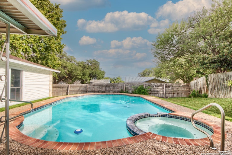 Photo 27 of 27 - 5803 Burkley Springs St, San Antonio, TX 78233