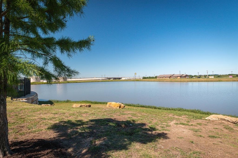 Photo 26 of 29 - 1300 Honeywood Ln, Royse City, TX 75189