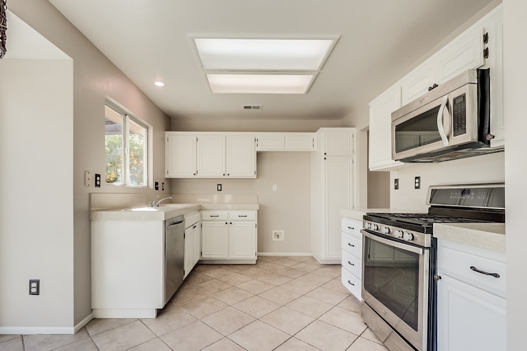 Photo 6 of 17 - 1568 N Grove St, Redlands, CA 92374
