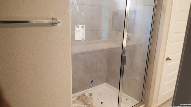 Photo 9 of 11 - 10618 Briceway Ace, Helotes, TX 78023