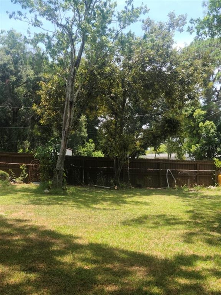 Photo 17 of 17 - 572 E Normandy Blvd, Deltona, FL 32725