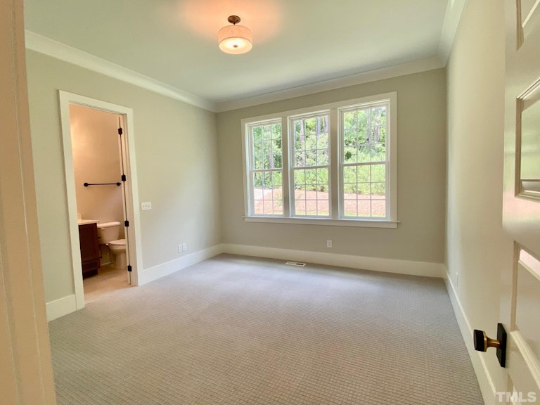 Photo 14 of 37 - 2101 Princeville Dr, Apex, NC 27523