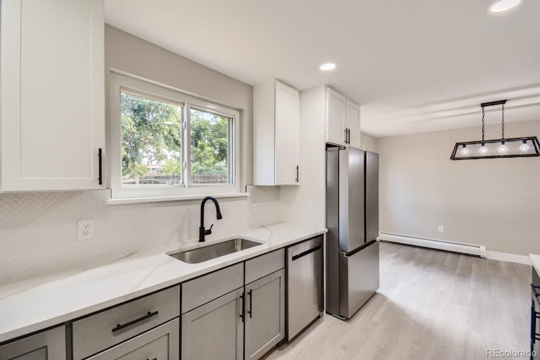 Photo 6 of 28 - 4602 S White Ct, Littleton, CO 80127