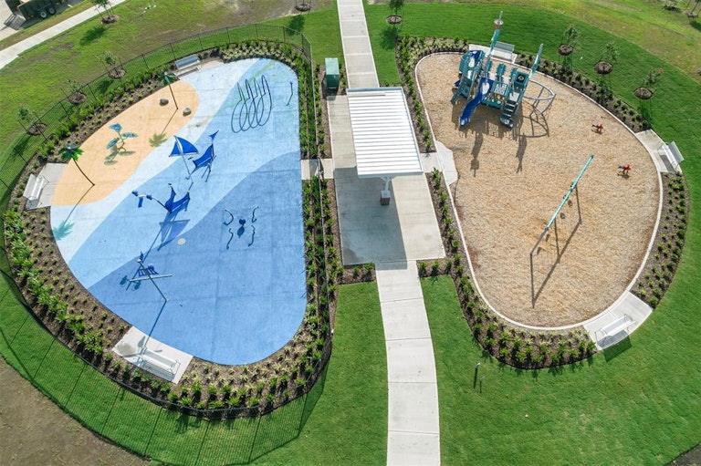 Photo 6 of 7 - 4718 Shipmans Cove Blvd, Fresno, TX 77545