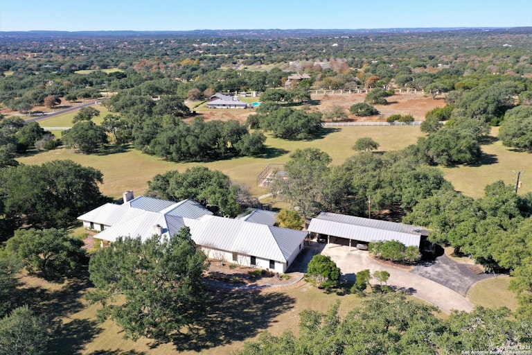 Photo 37 of 51 - 31925 Rolling Acres Trl, Boerne, TX 78015