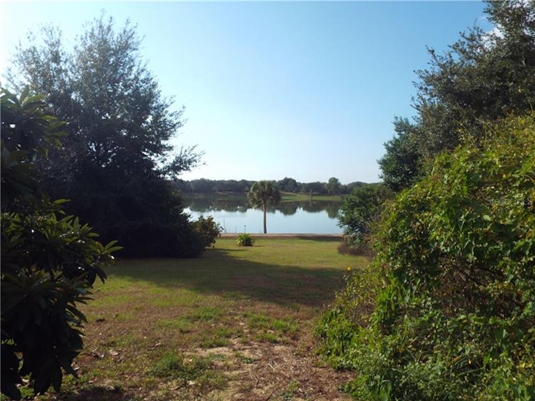 Photo 19 of 20 - 212 Shepard Ave, Dundee, FL 33838