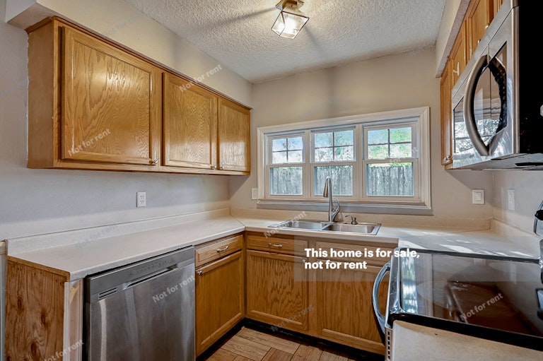 Photo 29 of 30 - 4251 Queensway Dr, Jacksonville, FL 32257