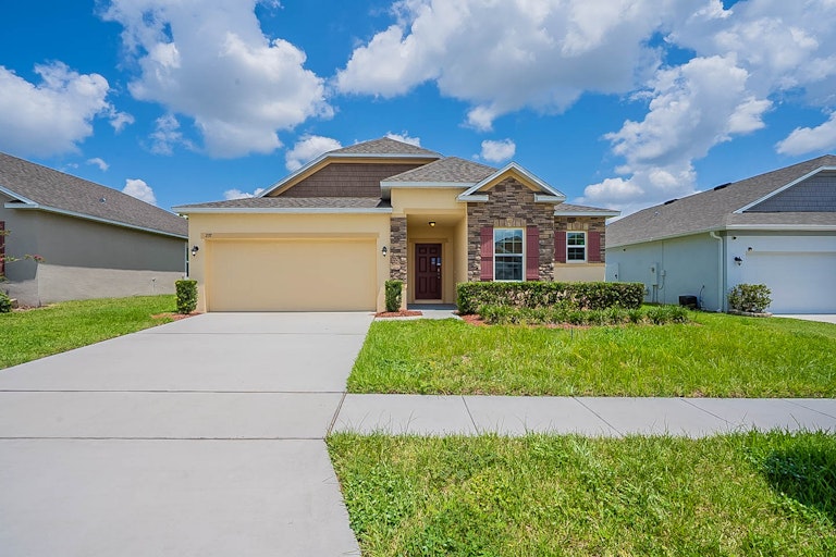 Photo 1 of 30 - 237 Milestone Dr, Haines City, FL 33844