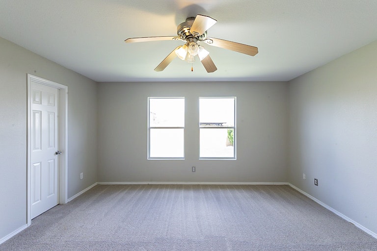 Photo 12 of 20 - 1425 Waterford Dr, Little Elm, TX 75068
