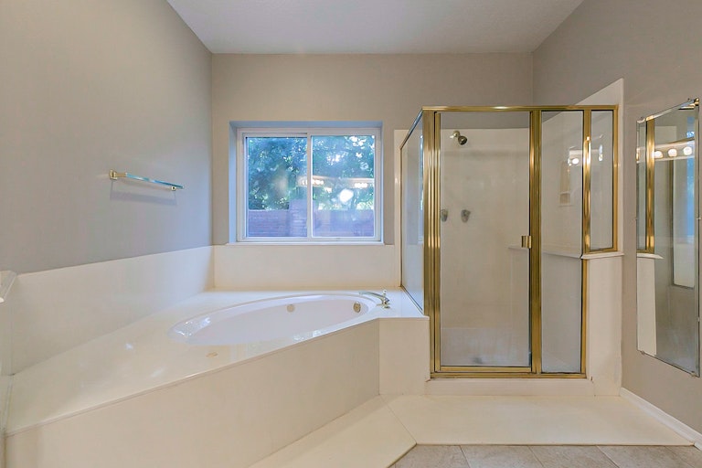 Photo 4 of 32 - 1603 Berkoff Dr, Sugar Land, TX 77479