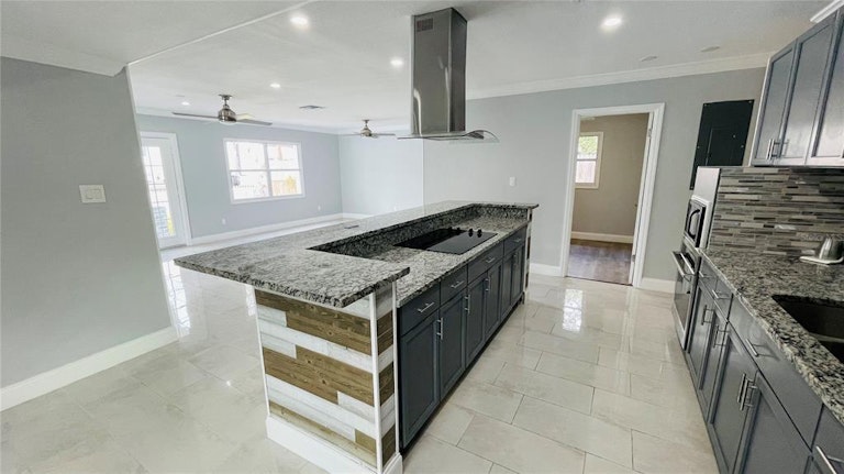 Photo 11 of 35 - 5103 N 30th St, Tampa, FL 33610