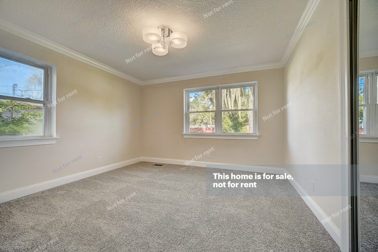 Photo 4 of 29 - 2845 Holly Point Dr, Jacksonville, FL 32277
