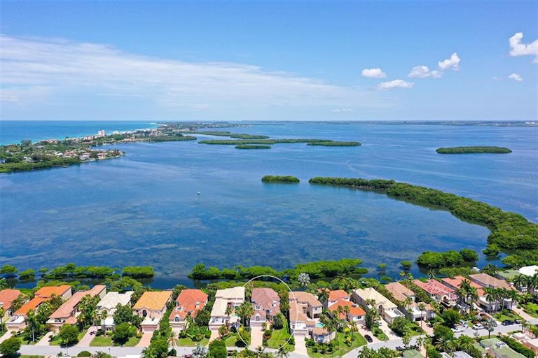 Photo 2 of 76 - 3550 Fair Oaks Ln, Longboat Key, FL 34228