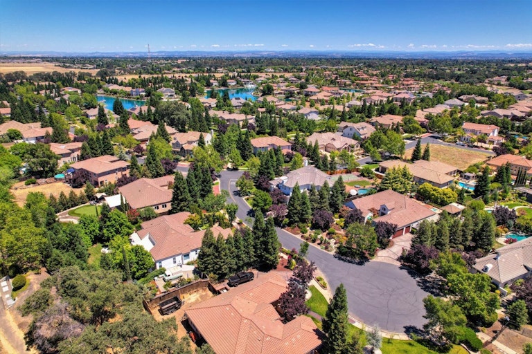 Photo 15 of 70 - 8910 Belford Ct, Roseville, CA 95747