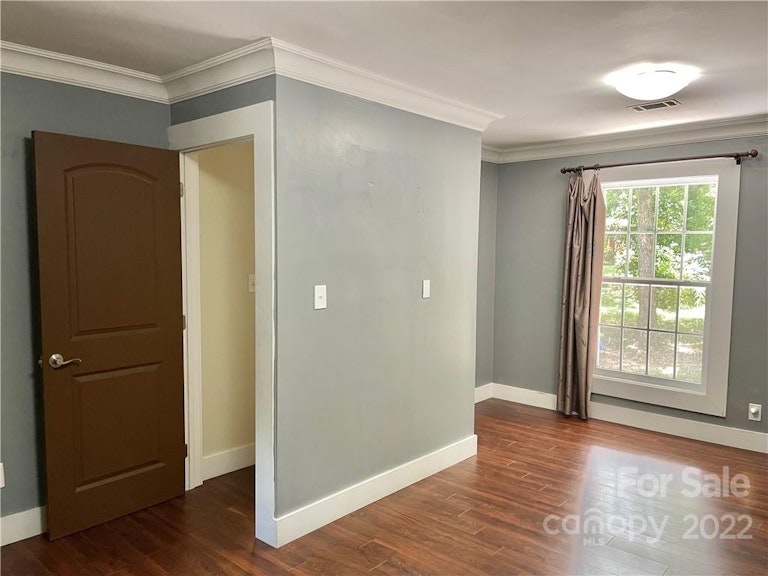 Photo 14 of 37 - 14108 Mill House Dr, Matthews, NC 28105