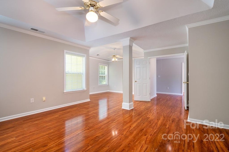 Photo 33 of 37 - 14200 Queens Carriage Pl, Charlotte, NC 28278
