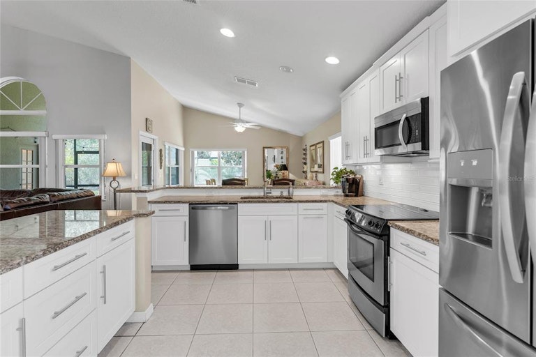 Photo 12 of 43 - 515 Sagecreek Ct, Winter Springs, FL 32708