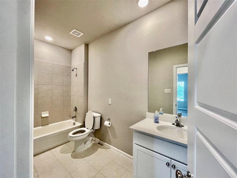 Photo 5 of 39 - 3209 Puffin Ln, Celina, TX 75009