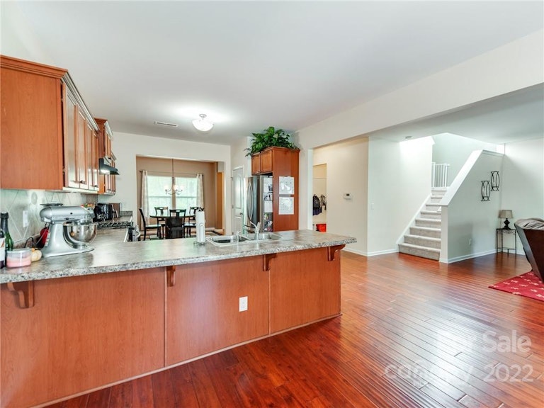 Photo 14 of 39 - 8112 Dumphries Dr, Huntersville, NC 28078