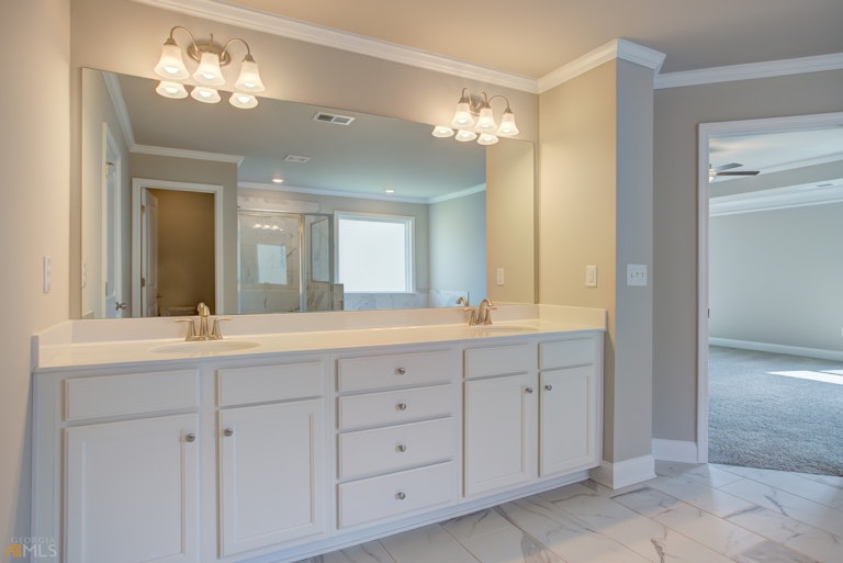 Photo 13 of 28 - 209 Monica Ct, McDonough, GA 30253