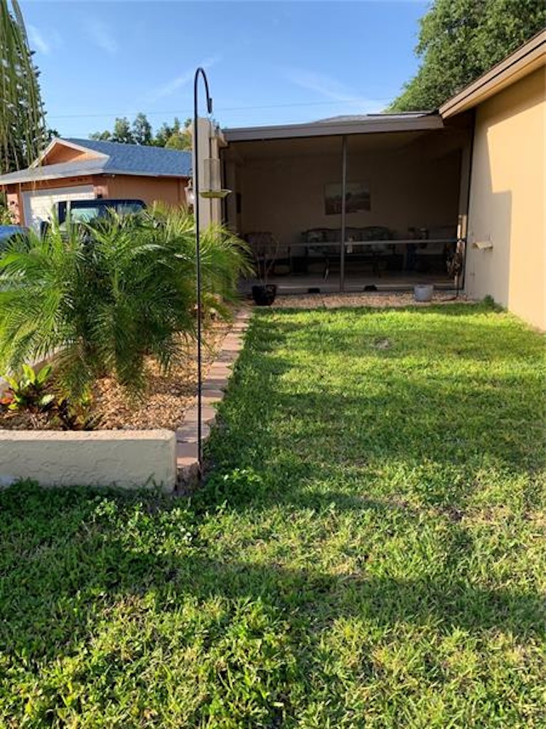 Photo 3 of 35 - 1618 Whithorn Pl, Palm Harbor, FL 34684