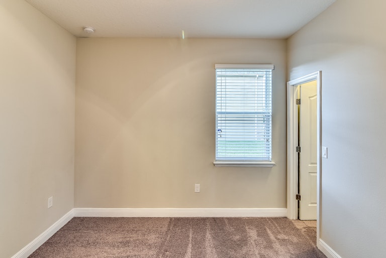 Photo 22 of 35 - 1219 Degraw Dr, Apopka, FL 32712