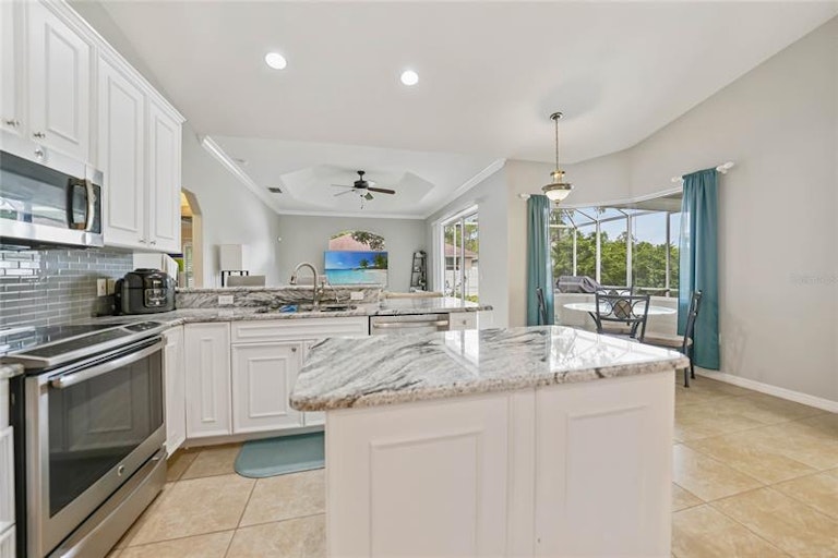 Photo 11 of 42 - 2305 Peake St, North Port, FL 34286