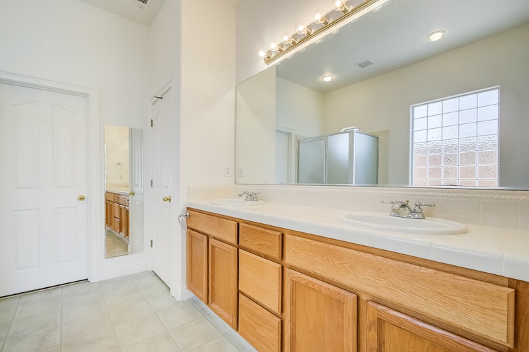 Photo 26 of 28 - 9405 Moondancer Cir, Roseville, CA 95747