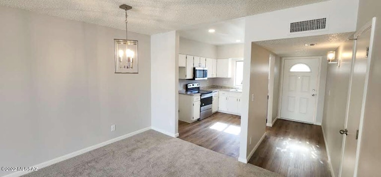 Photo 5 of 15 - 908 S Pantano Rd, Tucson, AZ 85710
